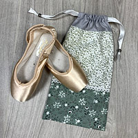 Dance gifts for children and teen dancers including hand made pointe shoe and ballet shoe bags.